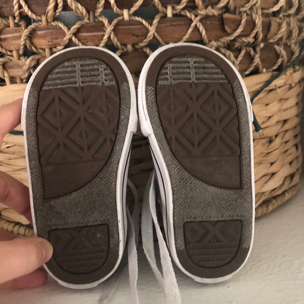 Toddler Size 5 Converse - Picture 3 of 5